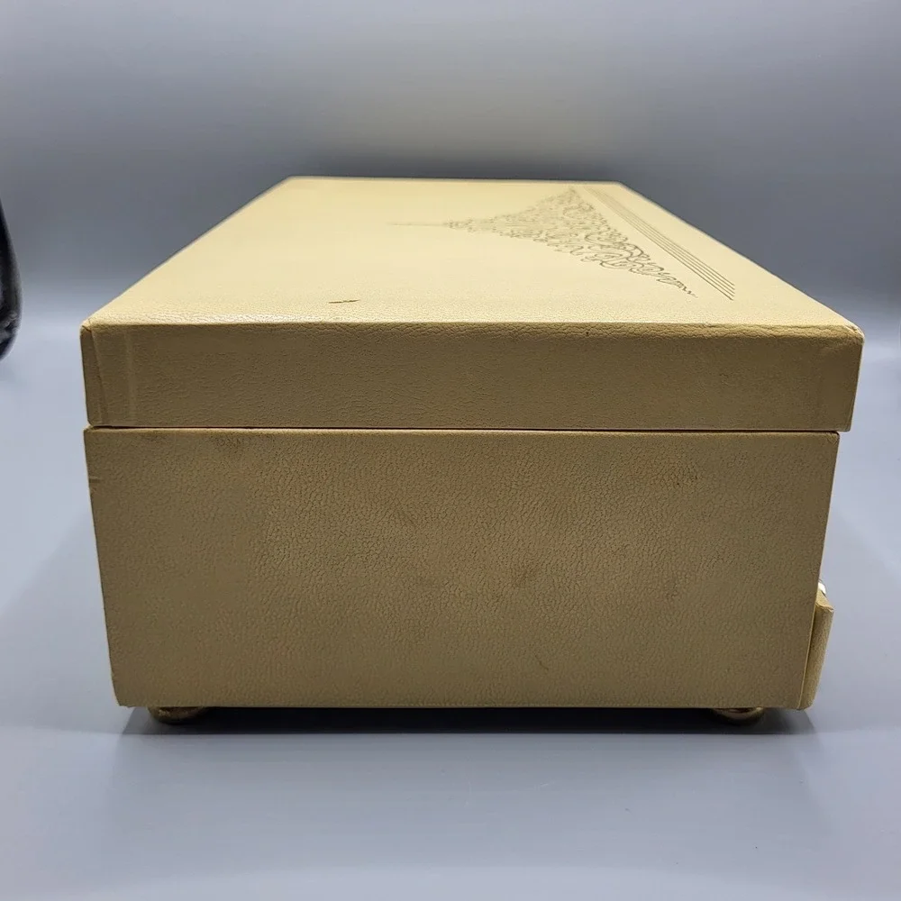 Lady Buxton Cream Jewelry Box Womens Vintage MCM 3 Tier Blue Velvet Lining